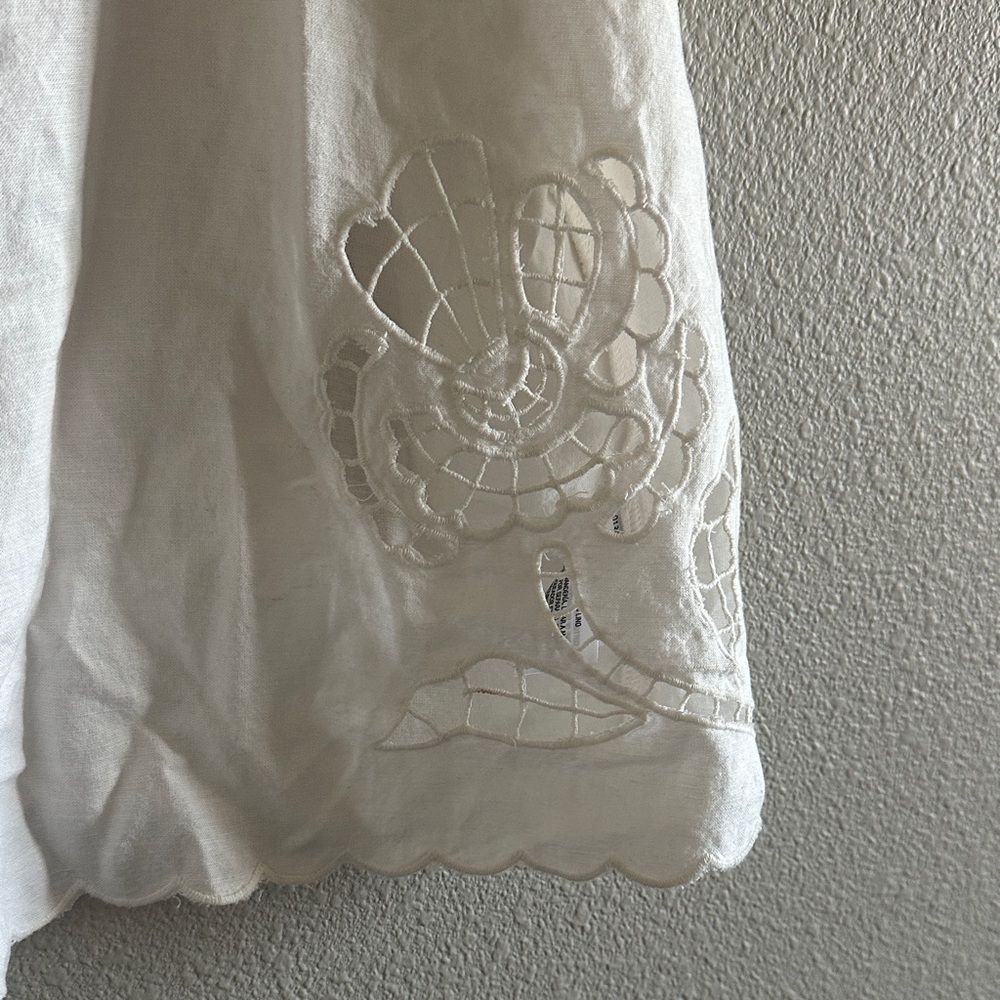 NWT White Linen Blend Tie-Front Cutwork Tank - Picture 3 of 6